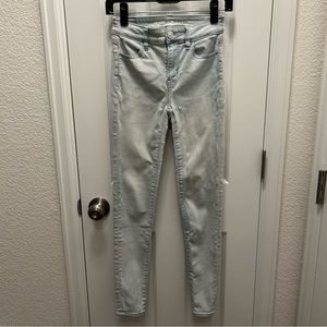 Light wash American Eagle jeans size 0R